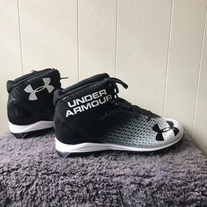 UNDER AMOUR FOOTBALL CLEATS!